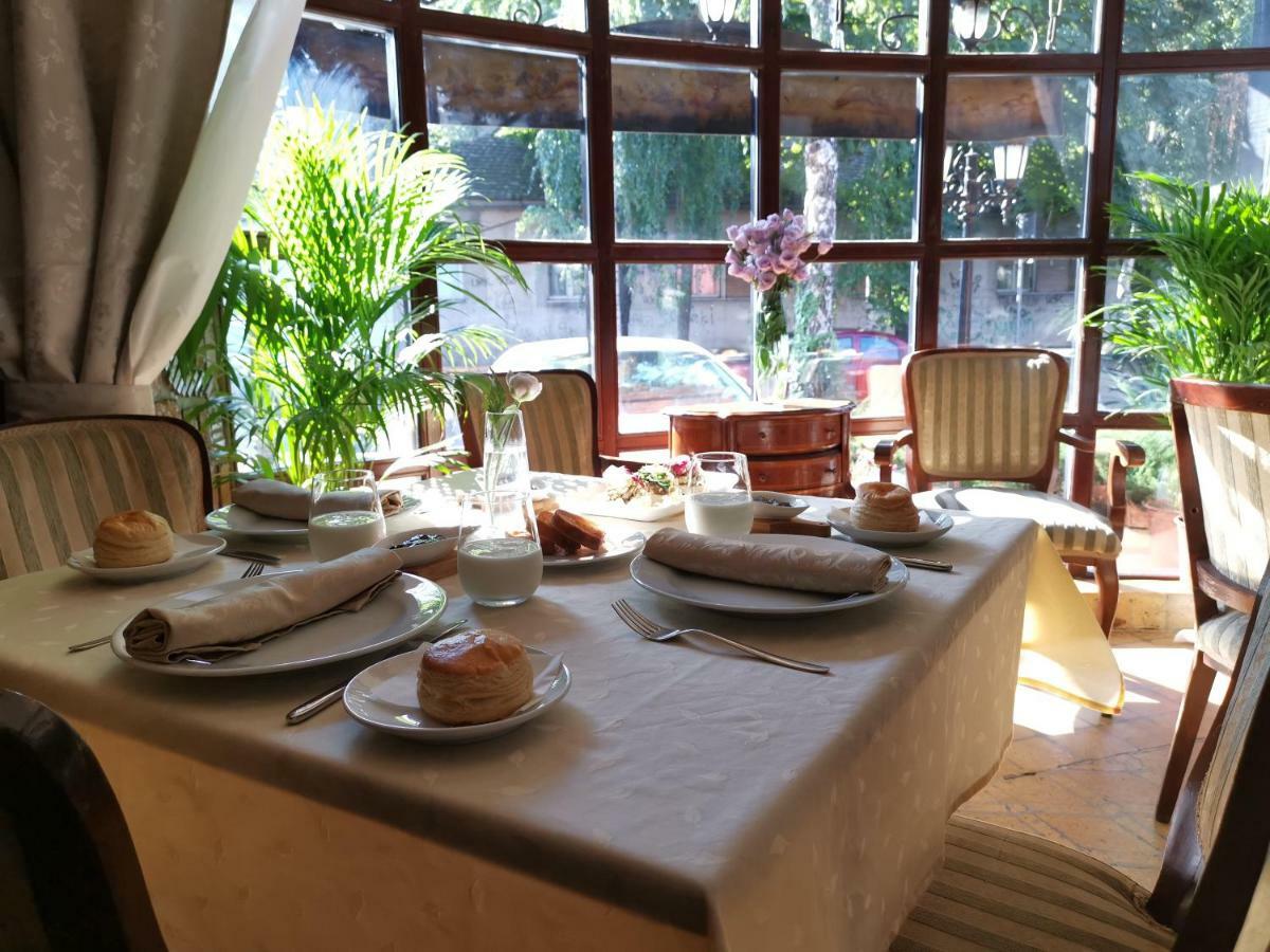 Vila Geppetto Belgrado Buitenkant foto